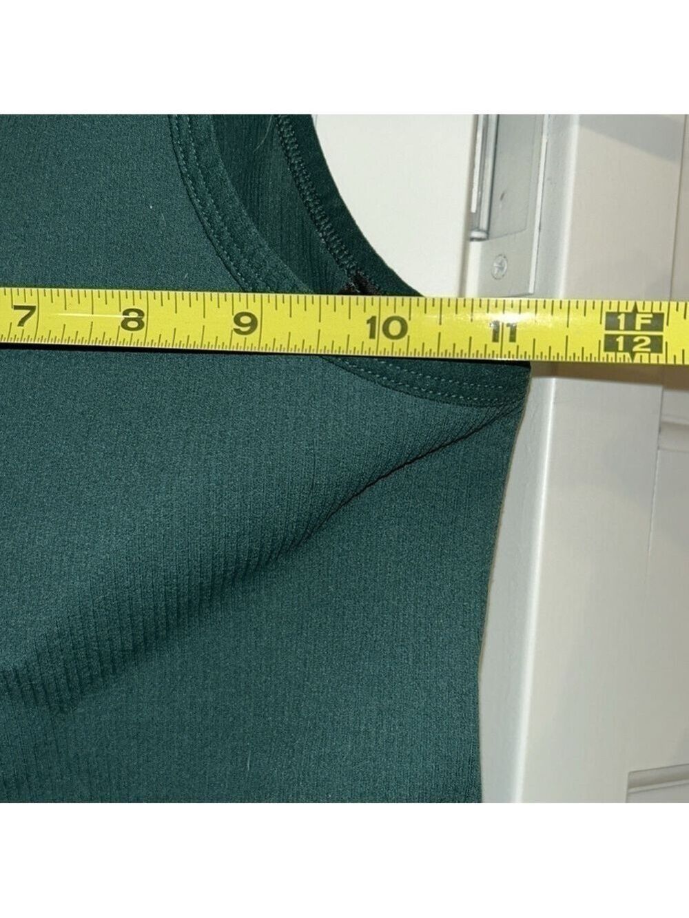 Urban Outfitters: Size M - Picture 4 of 5